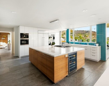 2344 Banyan Drive - Photo Thumbnail 2