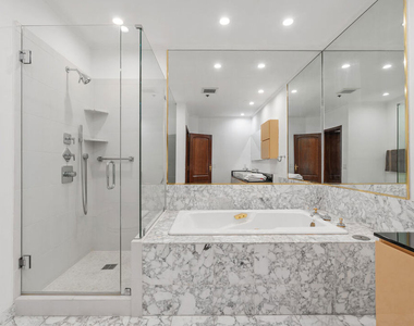 9249 Burton Way - Photo Thumbnail 16