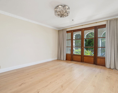 9249 Burton Way - Photo Thumbnail 11