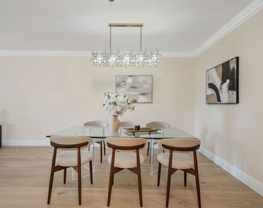 9249 Burton Way - Photo Thumbnail 3