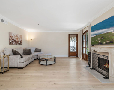 9249 Burton Way - Photo Thumbnail 7