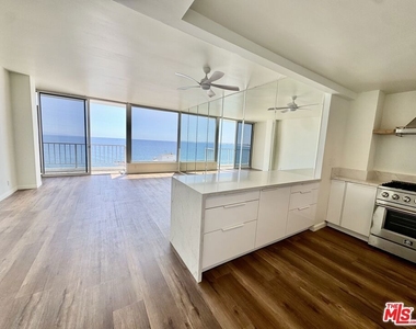 17350 W Sunset Boulevard - Photo Thumbnail 3