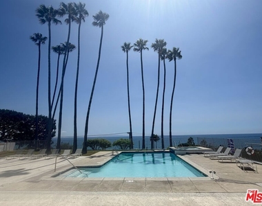 17350 W Sunset Boulevard - Photo Thumbnail 15