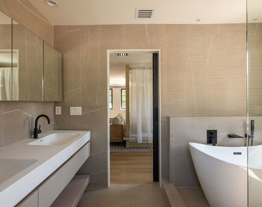 22269 Avenue San Luis - Photo Thumbnail 12