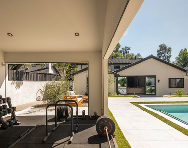 22269 Avenue San Luis - Photo Thumbnail 17