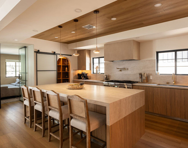 22269 Avenue San Luis - Photo Thumbnail 5