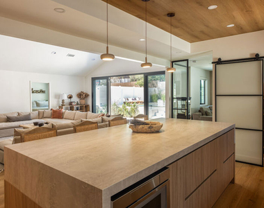 22269 Avenue San Luis - Photo Thumbnail 7