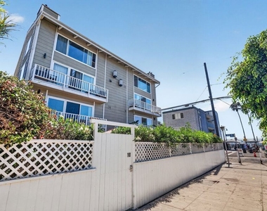 10 19th Avenue - Photo Thumbnail 12