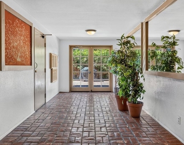 10 19th Avenue - Photo Thumbnail 4