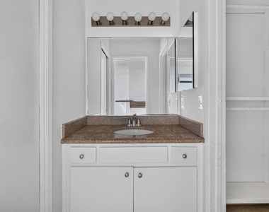 10 19th Avenue - Photo Thumbnail 8