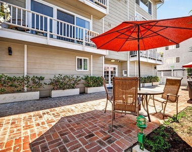 10 19th Avenue - Photo Thumbnail 3