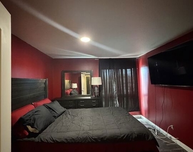5585 E Pacific Coast Highway - Photo Thumbnail 2