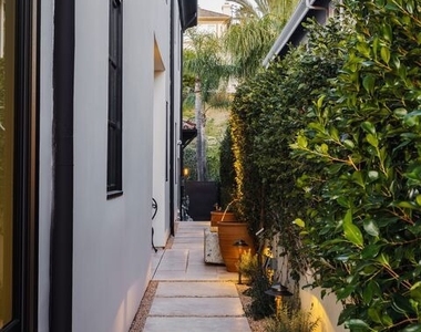 16736 Via Pacifica - Photo Thumbnail 14