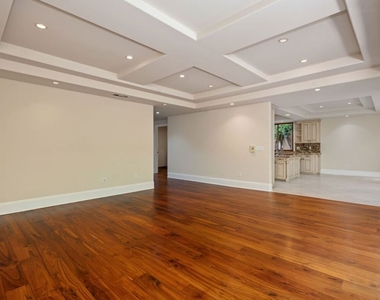 419 N Laurel Avenue - Photo Thumbnail 13
