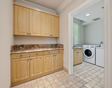419 N Laurel Avenue - Photo Thumbnail 44