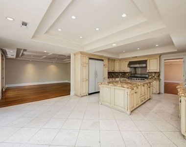 419 N Laurel Avenue - Photo Thumbnail 18
