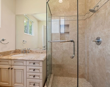 419 N Laurel Avenue - Photo Thumbnail 42