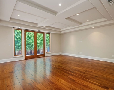419 N Laurel Avenue - Photo Thumbnail 11