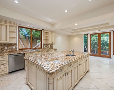 419 N Laurel Avenue - Photo Thumbnail 15