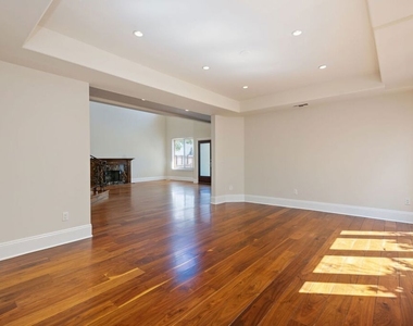 419 N Laurel Avenue - Photo Thumbnail 8
