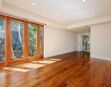419 N Laurel Avenue - Photo Thumbnail 7