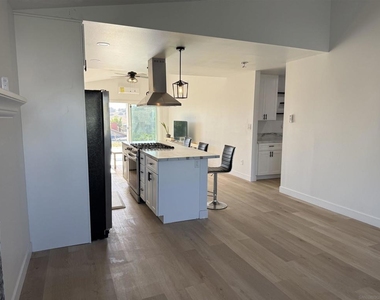 664 Carefree Dr - Photo Thumbnail 3