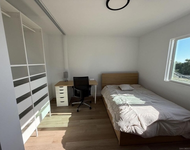 664 Carefree Dr - Photo Thumbnail 11
