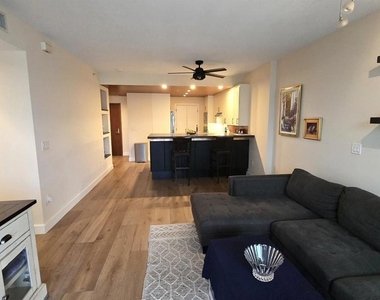 325 7th Ave - Photo Thumbnail 8