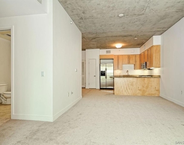 801 Ash St - Photo Thumbnail 8