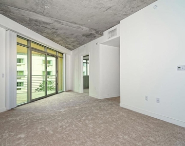 801 Ash St - Photo Thumbnail 9
