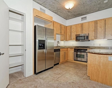 801 Ash St - Photo Thumbnail 6