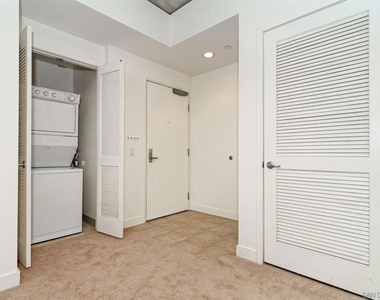 801 Ash St - Photo Thumbnail 2