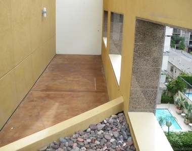 801 Ash St - Photo Thumbnail 12