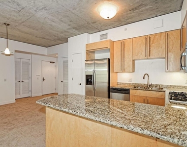 801 Ash St - Photo Thumbnail 5