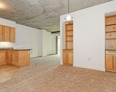 801 Ash St - Photo Thumbnail 4
