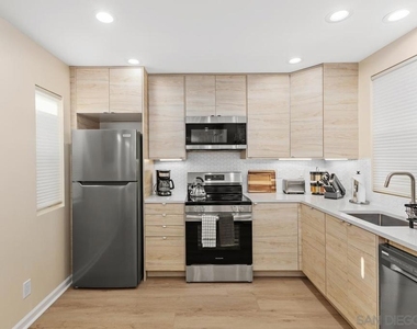 3043 Oliphant St - Photo Thumbnail 7