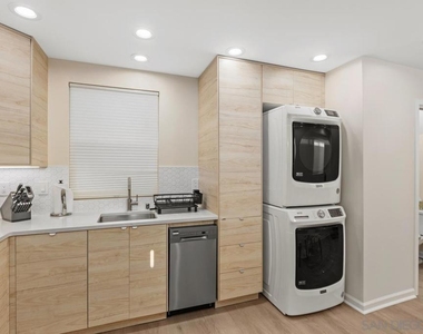 3043 Oliphant St - Photo Thumbnail 8