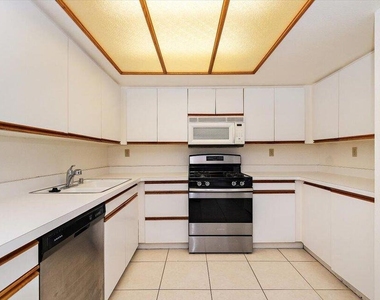200 E Racquet Club Road - Photo Thumbnail 9
