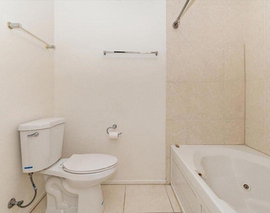 200 E Racquet Club Road - Photo Thumbnail 15