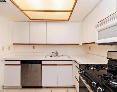 200 E Racquet Club Road - Photo Thumbnail 10