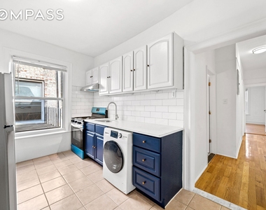 404 Hawthorne Street - Photo Thumbnail 4