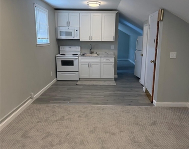 145 Dimond Avenue - Photo Thumbnail 2