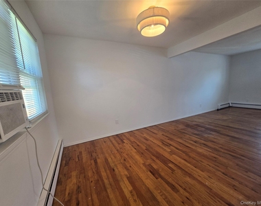 29 Lambert Avenue - Photo Thumbnail 6