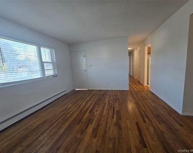 29 Lambert Avenue - Photo Thumbnail 2