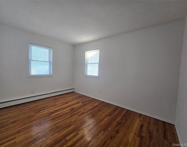 29 Lambert Avenue - Photo Thumbnail 11