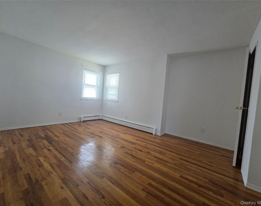 29 Lambert Avenue - Photo Thumbnail 10