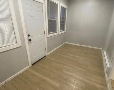 59 Carson Avenue - Photo Thumbnail 2