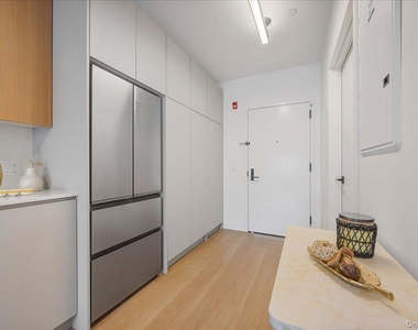 8 Chester Avenue - Photo Thumbnail 13
