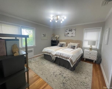894 Lakeside Drive - Photo Thumbnail 14