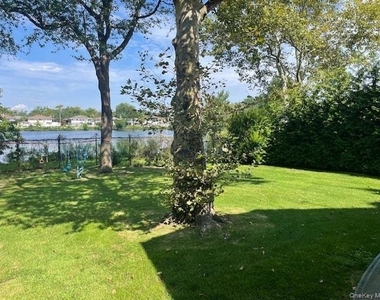 894 Lakeside Drive - Photo Thumbnail 19